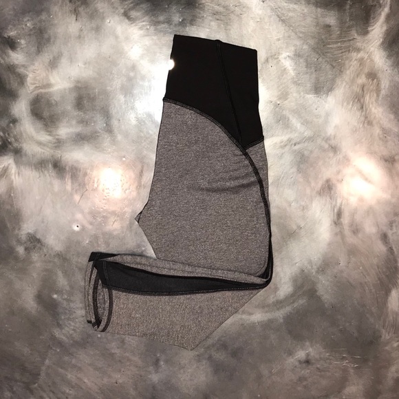 Lululemon Leggings - Cropped - Picture 3 of 7